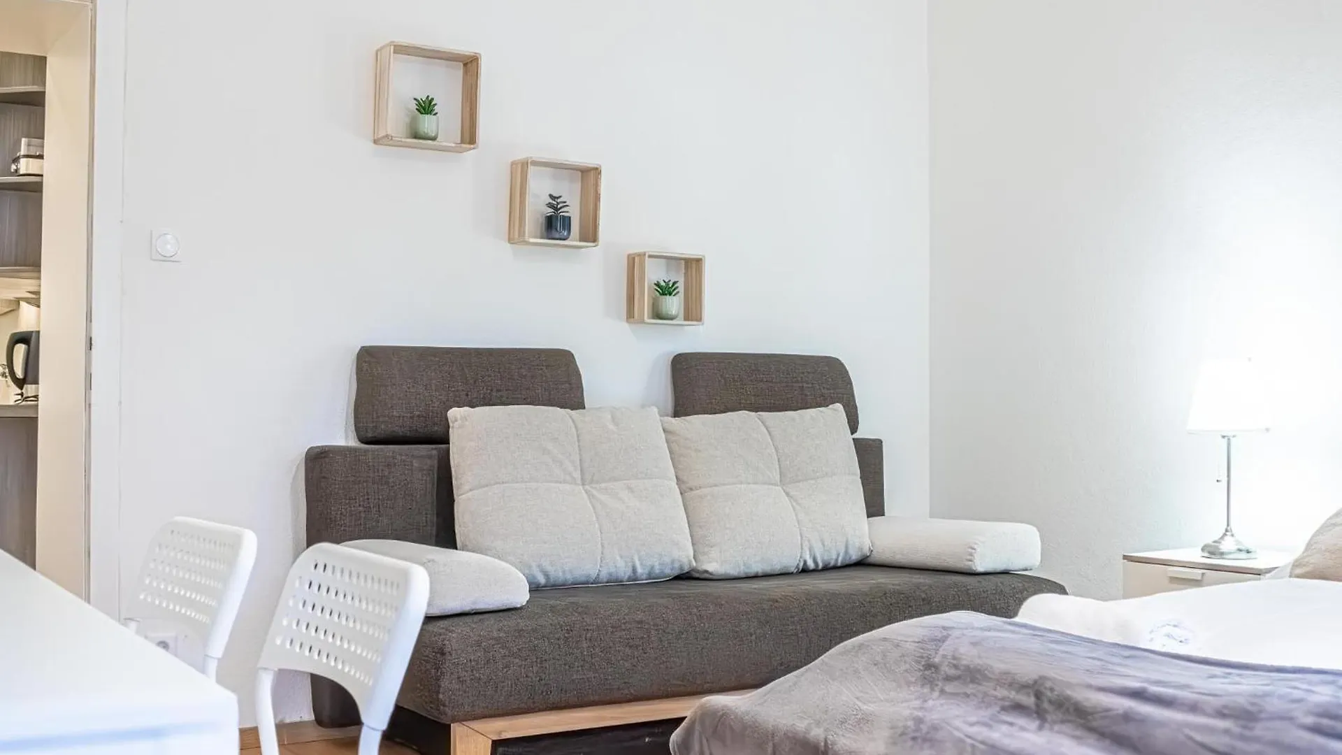 Apartment Delightful 2Br Apt.-Near Wiener Stadthalle