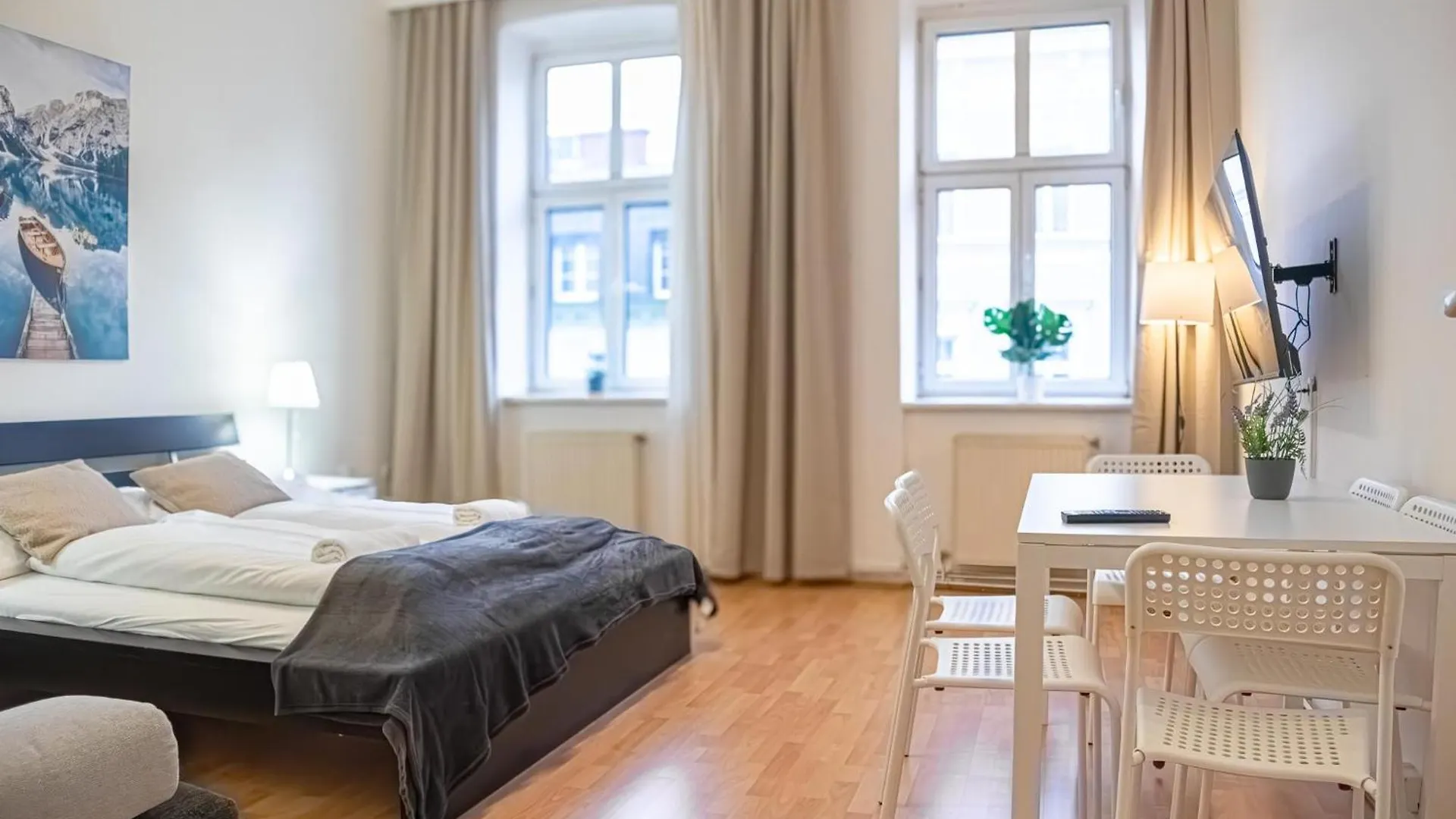 Apartment Delightful 2Br Apt.-Near Wiener Stadthalle Austria