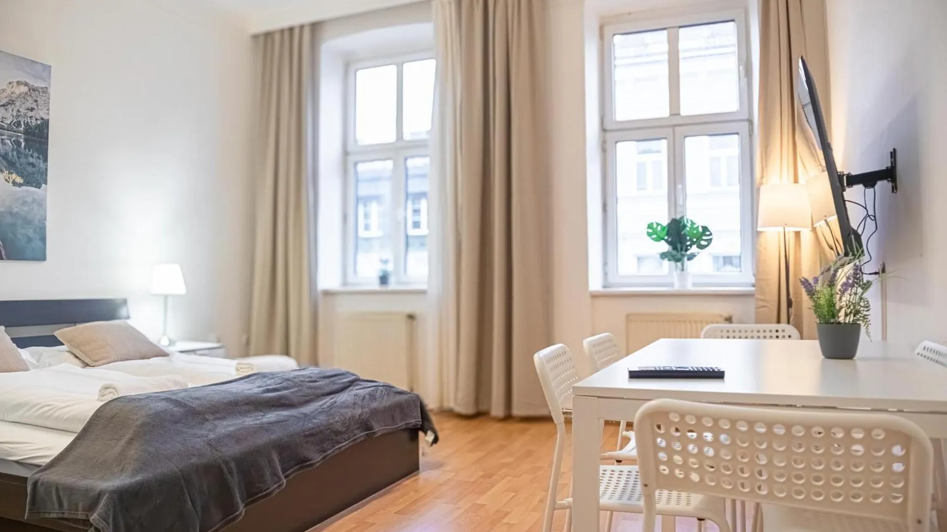 Delightful 2Br Apt.-Near Wiener Stadthalle Apartment