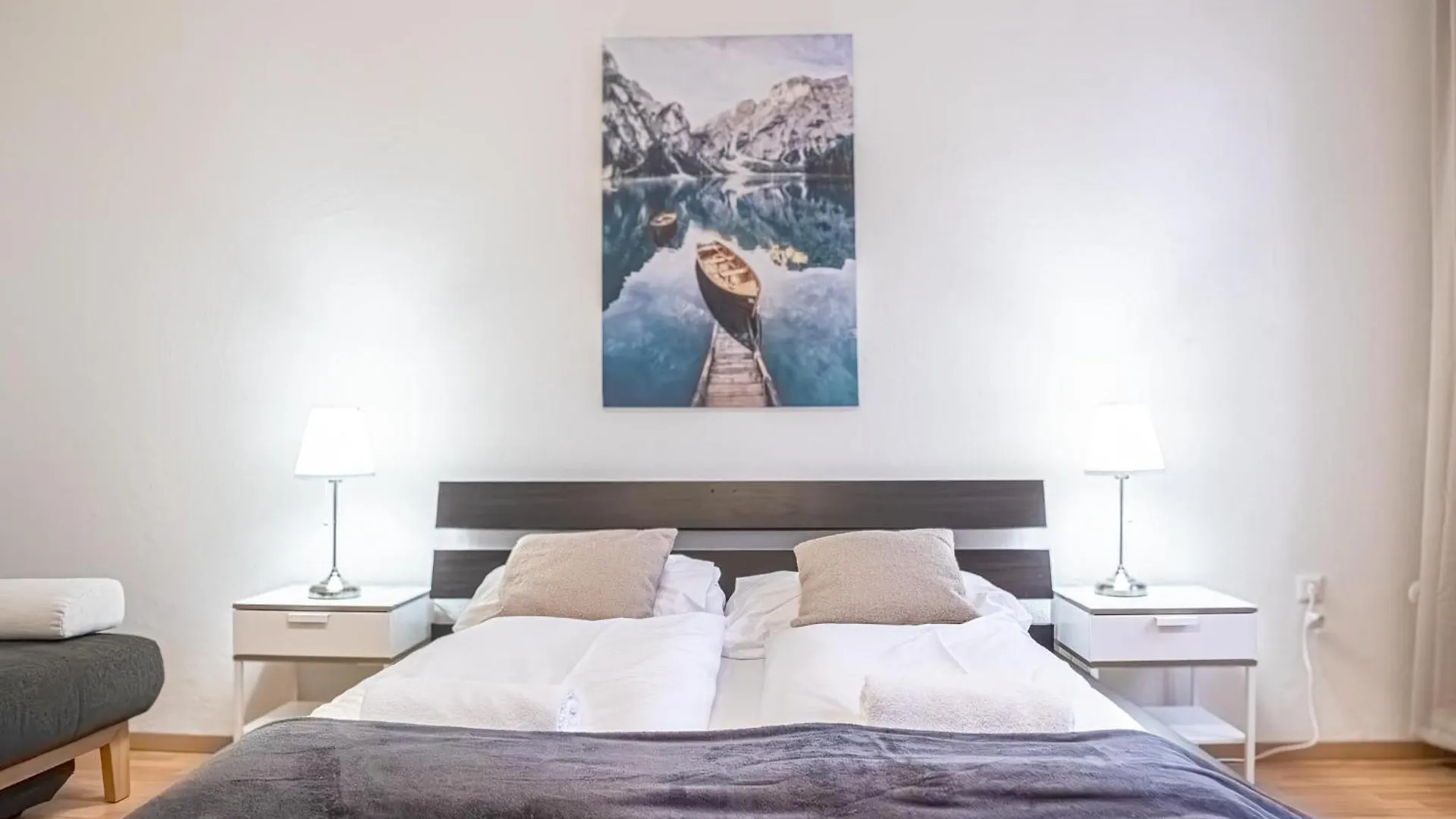 Delightful 2Br Apt.-Near Wiener Stadthalle 0*, Vienna